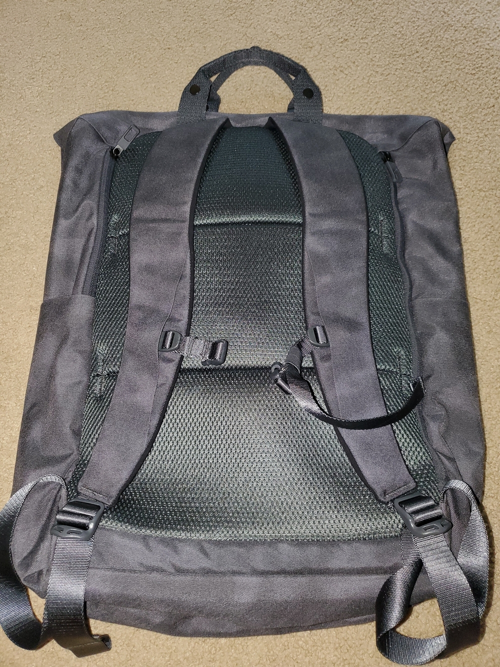 Men's Gray Roll-Top Backpack - Lululemon Early Embark - Picture 3 of 6